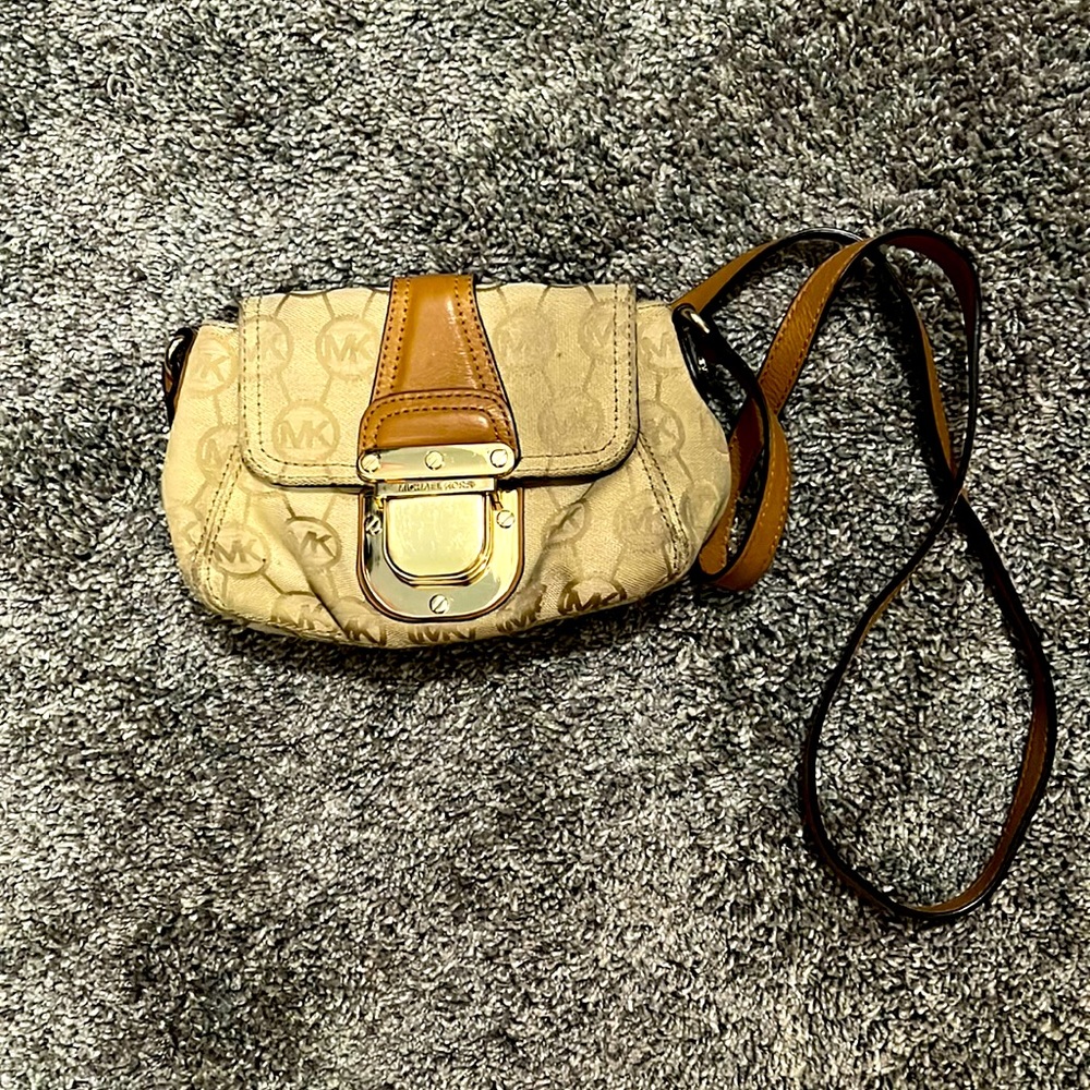 Michael Khors crossbody